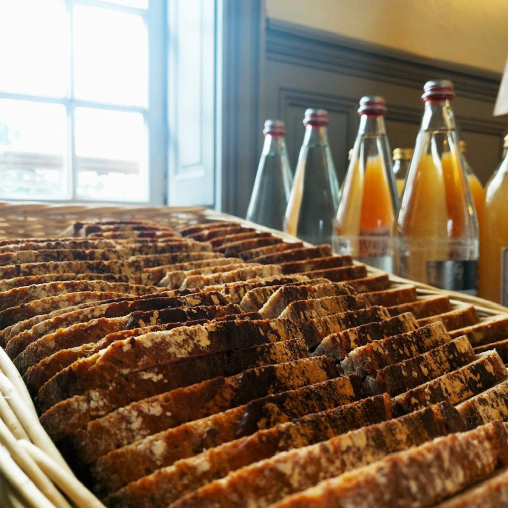 pain au buffet brunch du petit plessis nantes